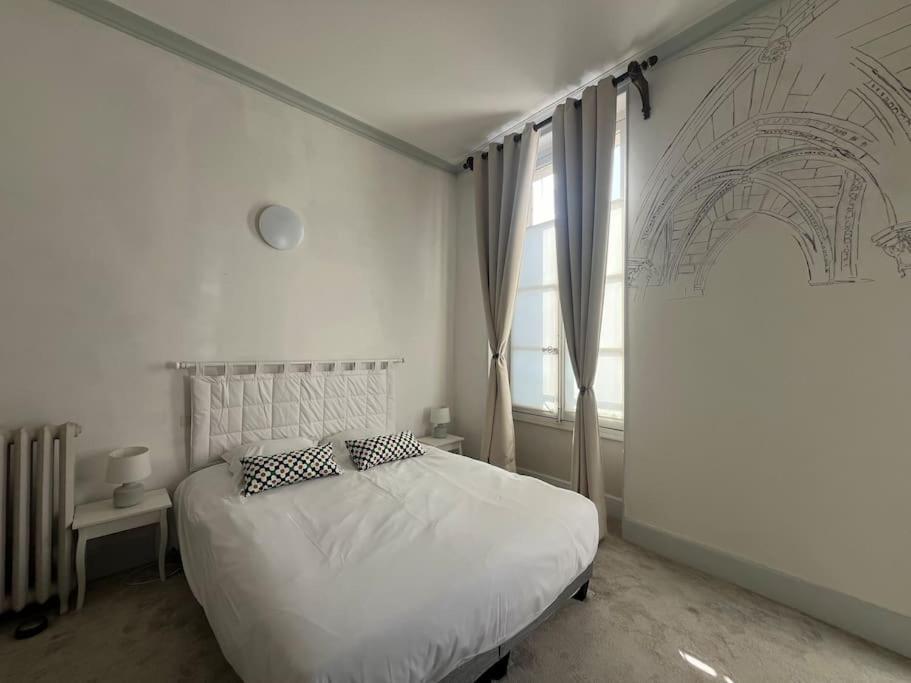 La Demeure De Margot - 24 Couchages Villa Villeneuve-sur-Yonne Exteriör bild