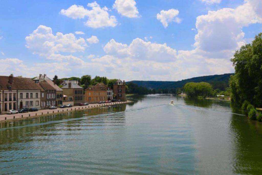 La Demeure De Margot - 24 Couchages Villa Villeneuve-sur-Yonne Exteriör bild